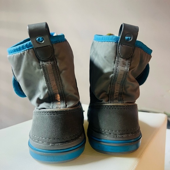 CROCS Kids Gray and Blue Rain Boots - Picture 3 of 4